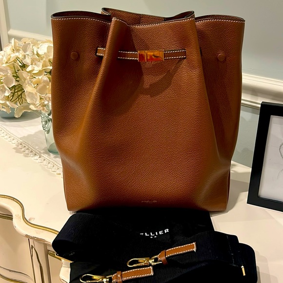 Demellier New York Large Bucket Tote - Tan Small Grain Ecru Stitching 🤎🤎🤎 - Picture 3 of 7